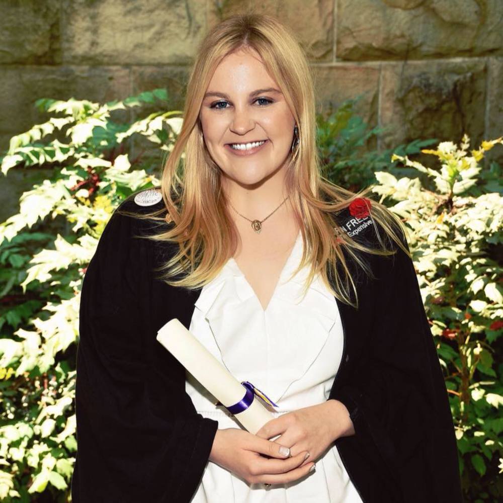 Meet your Posher, Laurel